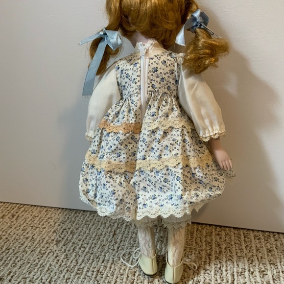 1988 Vintage Collectible Porcelain Doll with a Stand - Picture 8 of 10